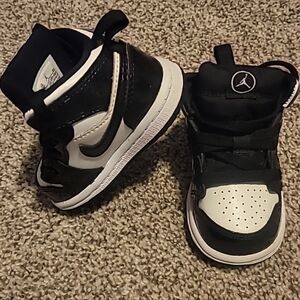 Nike Air Jordan 1 Mid SE All Star Panda Black White DD2193-001 Toddler Size 4c